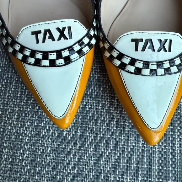 Kate Spade Yellow and Black Taxi Flats Retail 248.00 - Picture 3 of 6